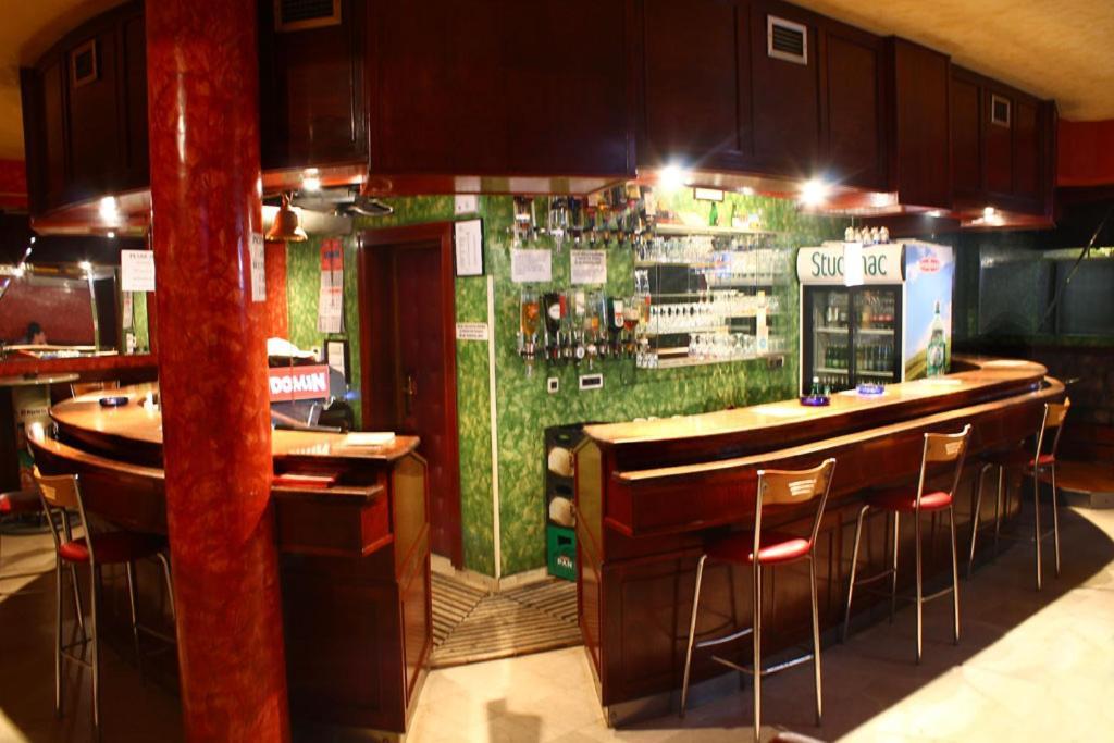 Domin Osijek Hotel Luaran gambar